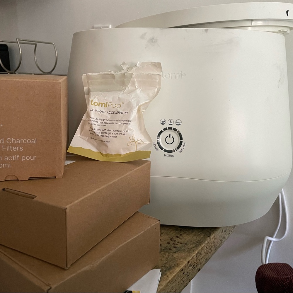 Lomi Classic Composter (Used less than a year)